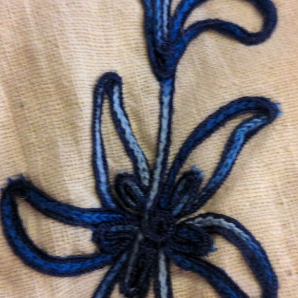 Kennington 70s vintage cream top with embroidered details - Picture 4 of 7